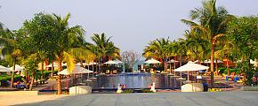 A swimming pool in the Sunrise Premium Resort Hoi An,Vietnam