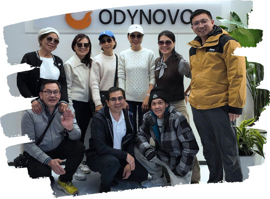 Travel Consultant Tom and His Clients