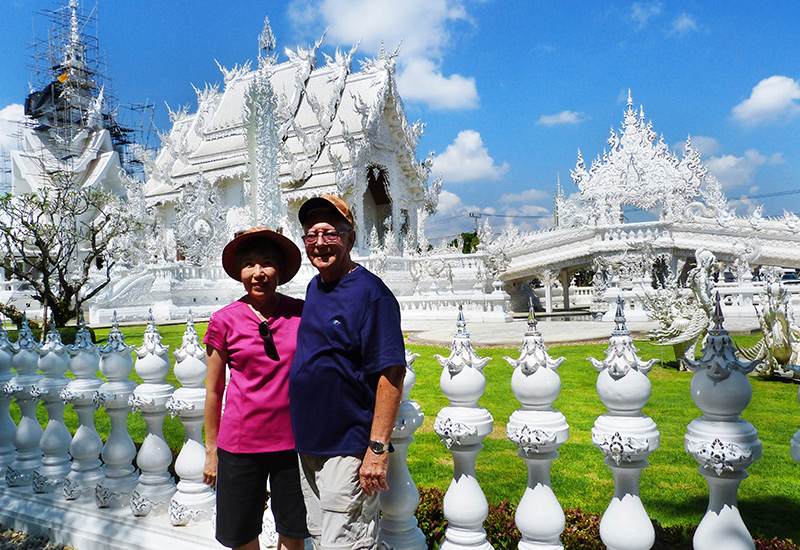The couple at the Wat Rong Khun Temple