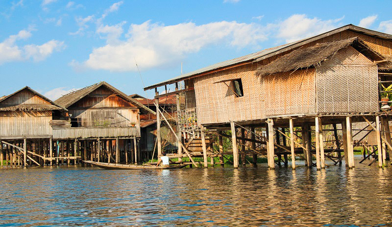 The floating houses built on stilts 