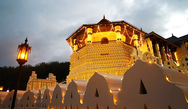 Temple of the Tooth in the evening, Kandy