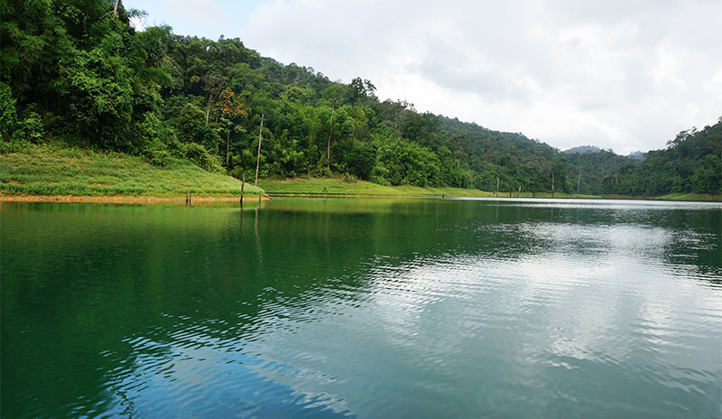 Cheow Lan Lake in the afternoon 