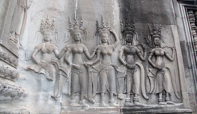 Devatas, Characteristic of the Angkor Wat Style
