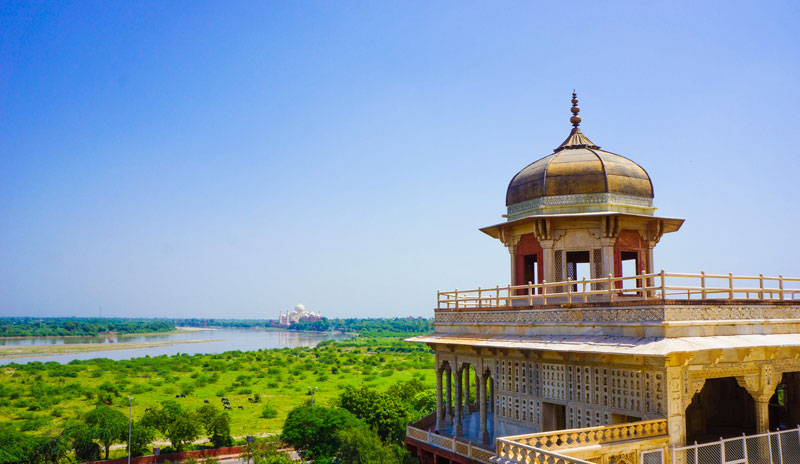 La tour de pierre octogonale