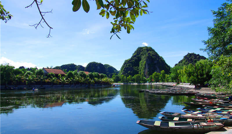 Tam Coc Boat Trip in Ninh Binh, Vietnam