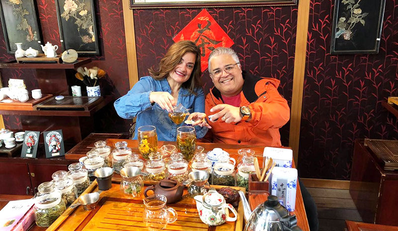 Odynovo guest enjoying Chinese tea