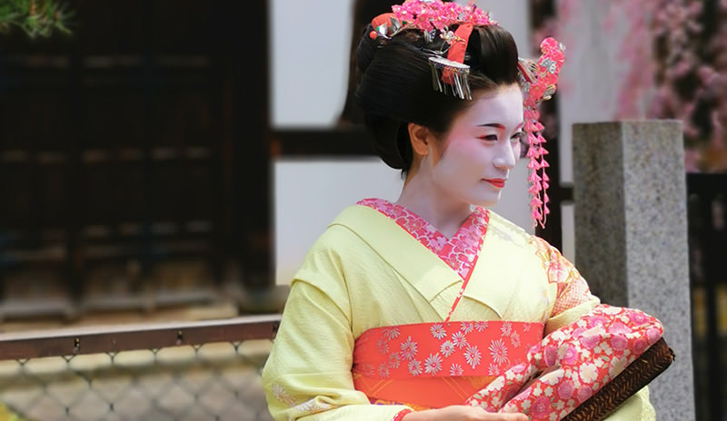Maiko in Gion, Kyoto