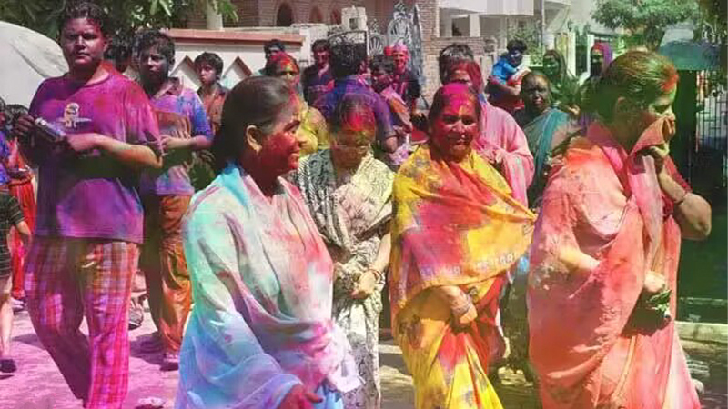 holi 2025 photos