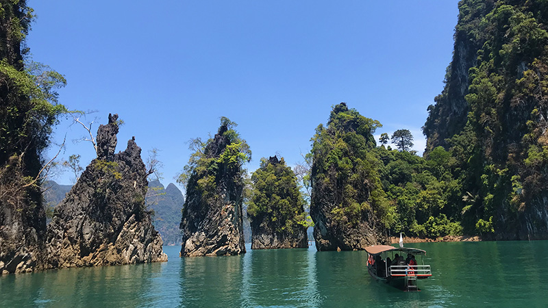 Cruise on Cheow Lan Lake