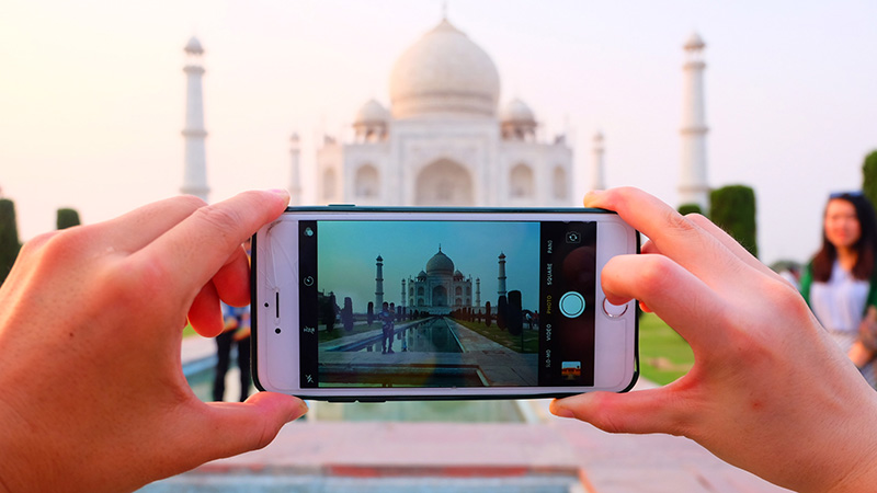 Taking a Stunning Picture of the White Mausoleum