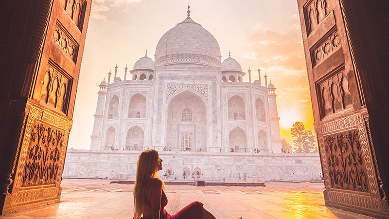 Witness the Purity and Beauty of the Taj Mahal