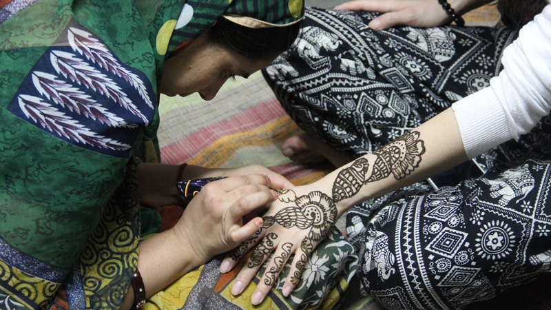 The Most Natural Skin Decoration in India - Mehndi