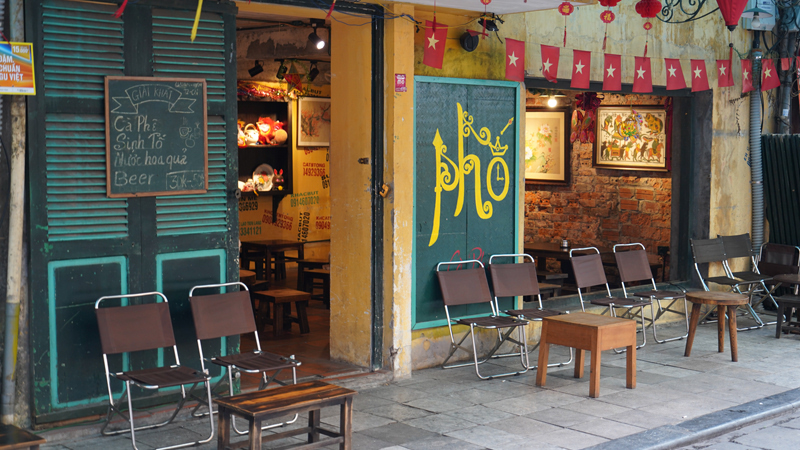 Bar in the Old Quarter