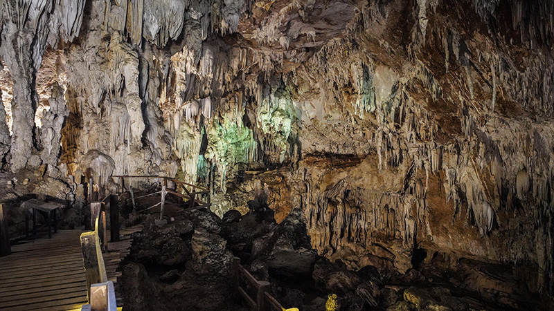 Tham Lod Cave