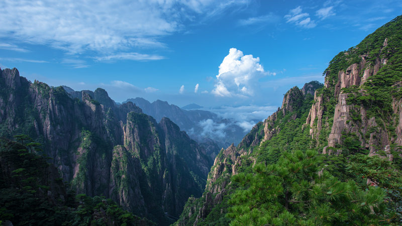 Jade valley Scenic of Mt. Huangshan, Lover Valley