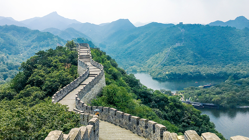 Hiking on Huanghuacheng Great Wall