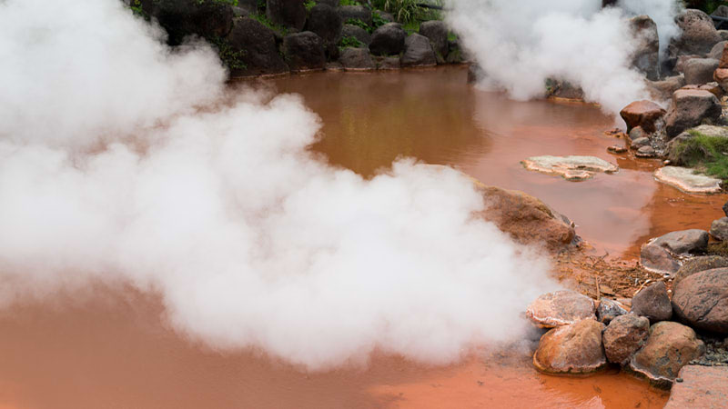 Golden Hot Springs, Kinsen