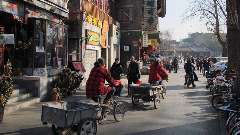 Explore local people's life in Hutong