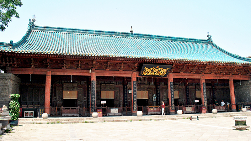 A colorful building in the Great Mosque