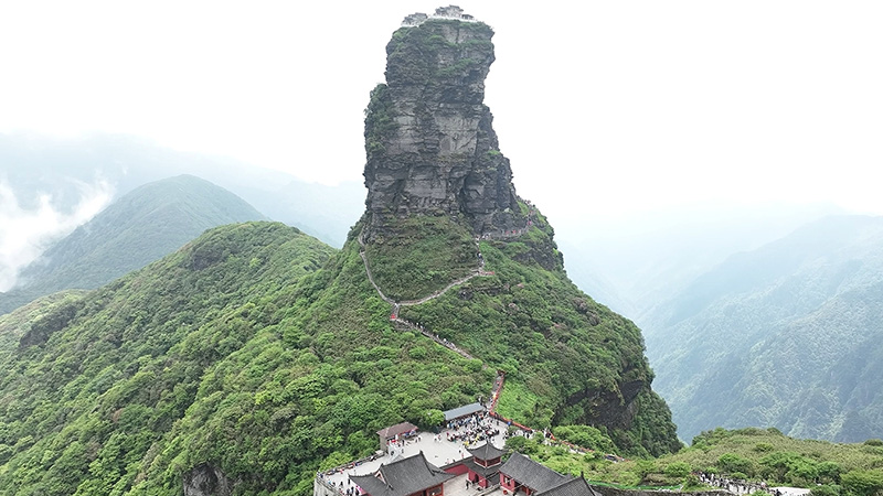 The towering peak on Fanjingshan