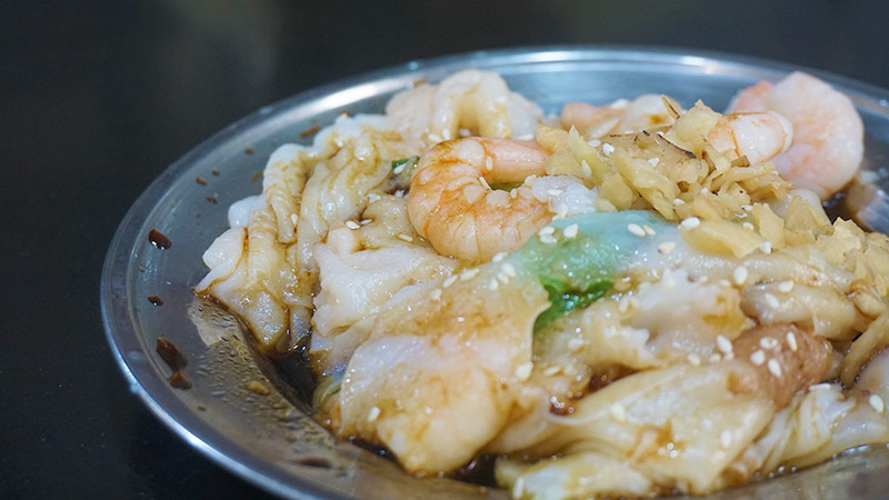 Delicious rice noodle rolls in Guilin
