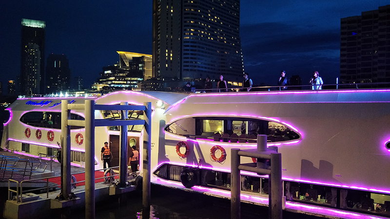 Dinner Cruise Along Chao Phraya River