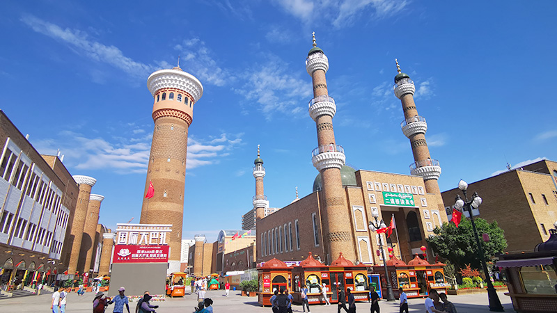 Erdaoqiao Grand Bazaar in Urumqi