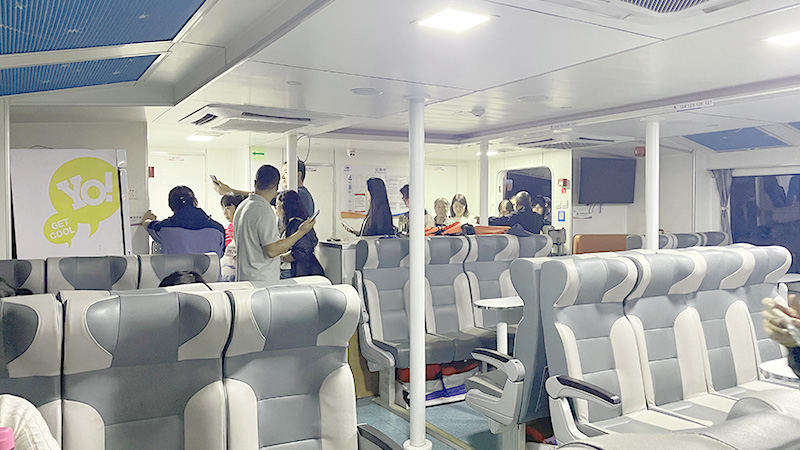 The cabin of Hangzhou Water Bus