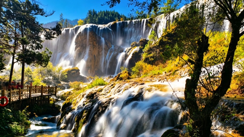 Jiuzhaigou Waterfalls Hiking Trail