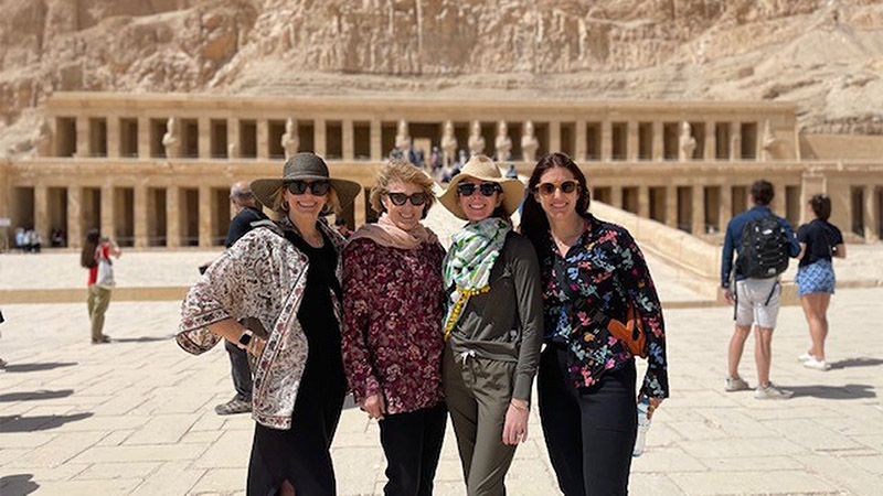 Women Travelers With Odynovo, Luxor