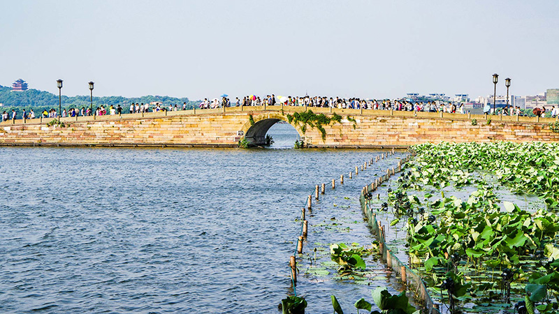Visit the Broken Bridge at West Lake