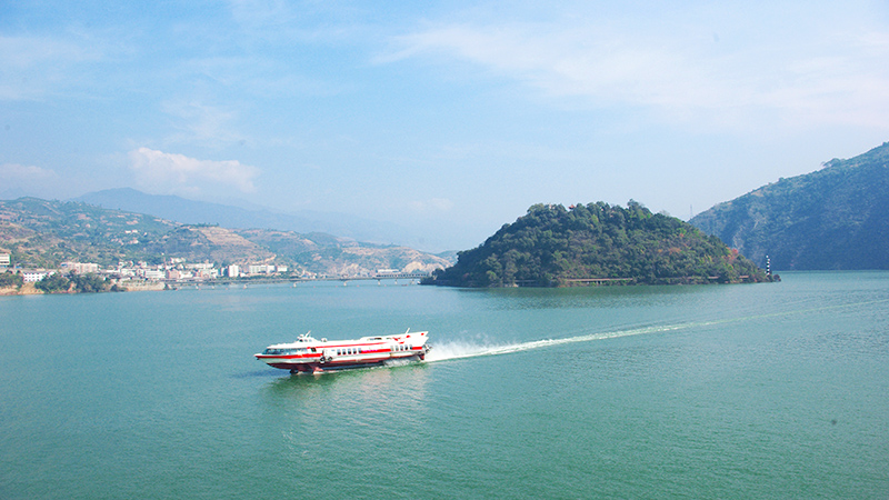 White Emperor City on a small island in the Yangtze River