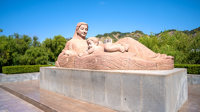 Yellow River Mother Sculpture in Lanzhou