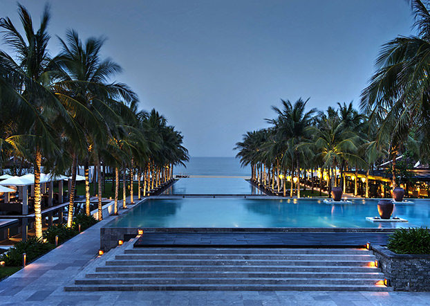 The Overview Pool in the Nam Hai