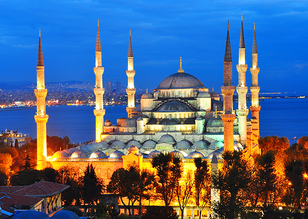 The Blue Mosque in Istanbul, Turkey at dusk