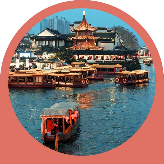 Night cruise on the Qinhuai River