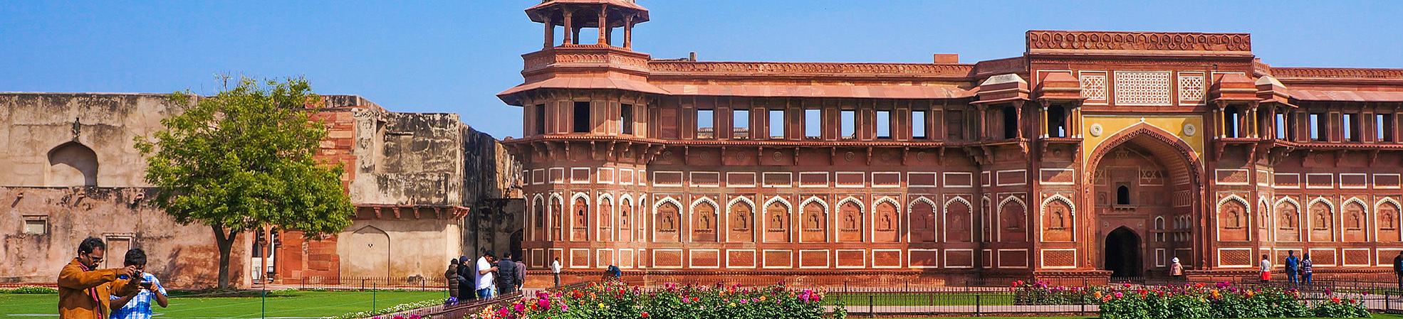 A Complete Travel Guide of Agra