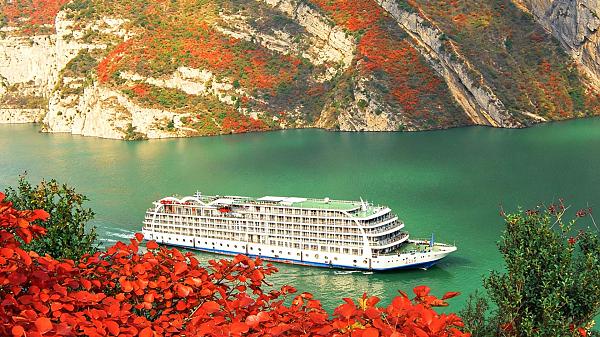 Embark on a Yangtze River cruise in China