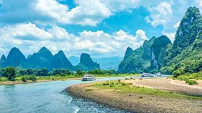 Li River in Yangshuo, Guilin