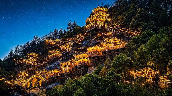 Admire Wangxian Valley at night