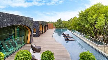 Cross Chiang Mai Riverside