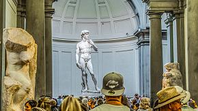 David-(Michelangelo)