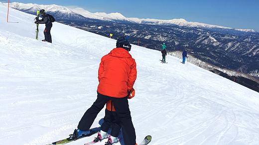 Power Snow Ski in Japan in February