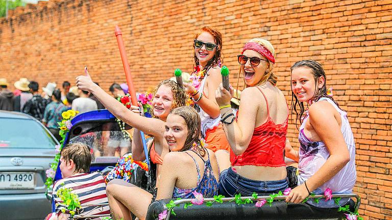 Guía definitiva de Songkran: el festival del agua de Tailandia