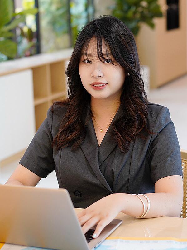 Lluvia Wang en Odynovo