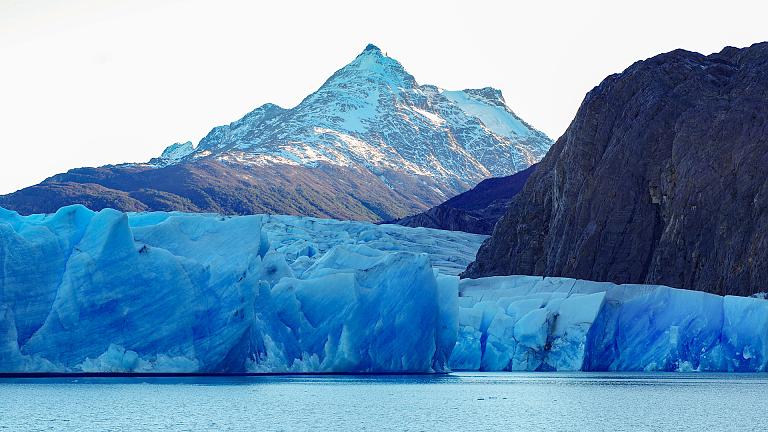 Lake Grey and Glacier Grey