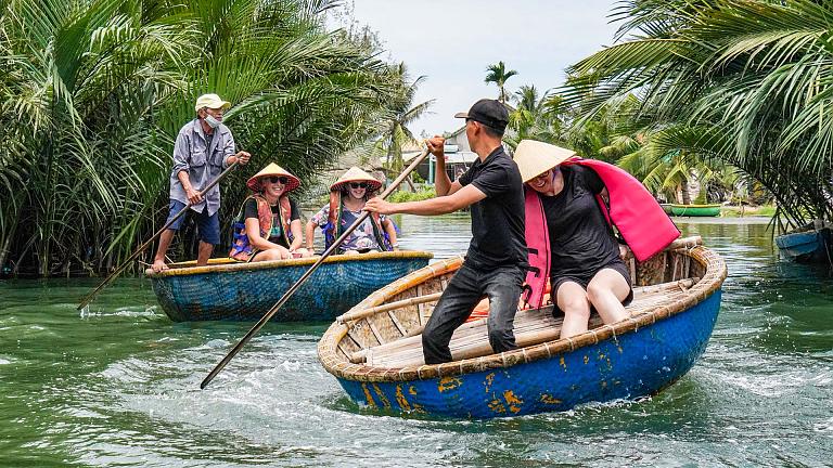 Basket Boat Ride