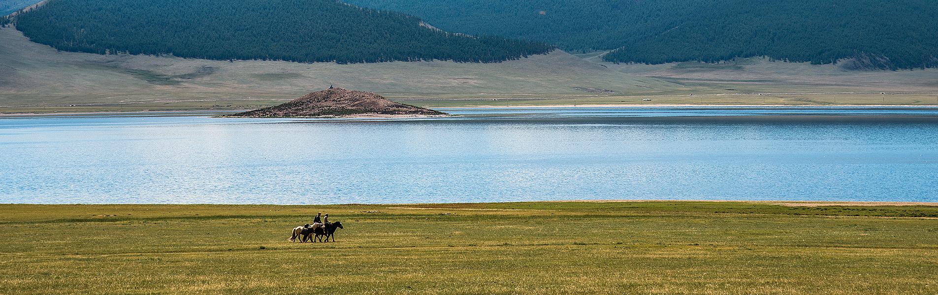 Terkhiin Tsagaan Lake