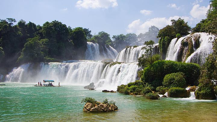 Guangxi Discovery: Detian Waterfalls & Mingshi Scenic Area