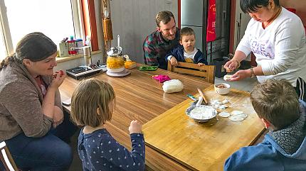 Local Family Visit, Xi'an